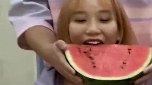 情侣恋情吃瓜,揭秘情侣恋情的甜蜜瞬间 第1张 情侣恋情吃瓜,揭秘情侣恋情的甜蜜瞬间 第1张